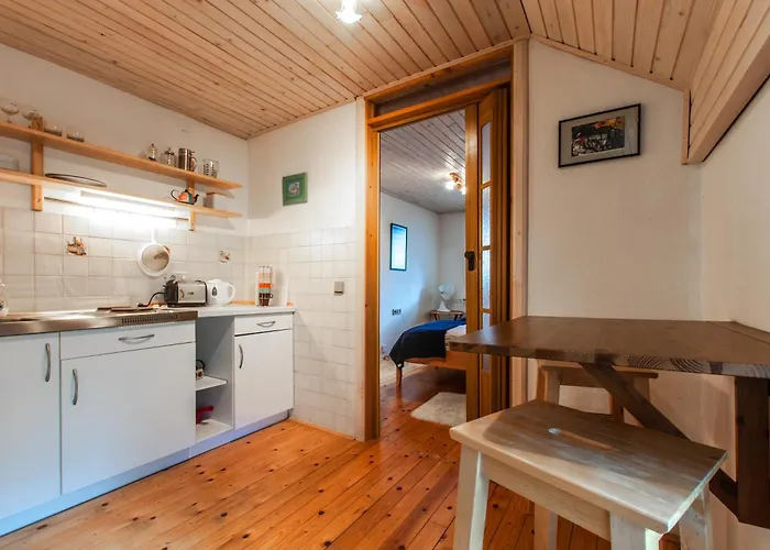 Near Bled 木屋 Obrne